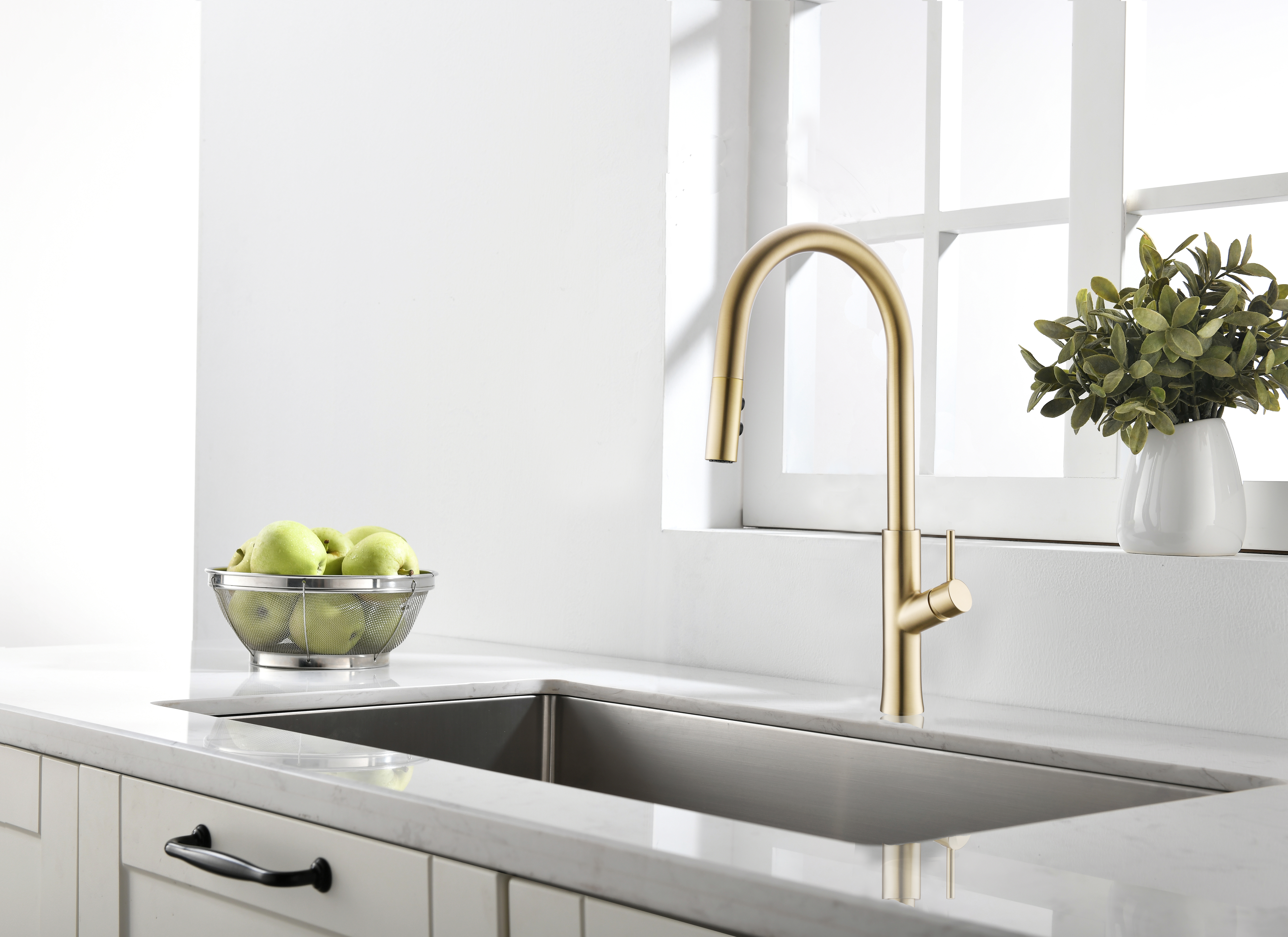 Brass Brushed Gold Pull Out Kitchen Faucet