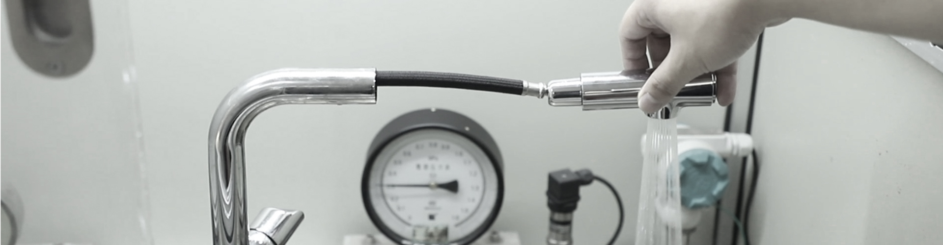 single hole kitchen faucets