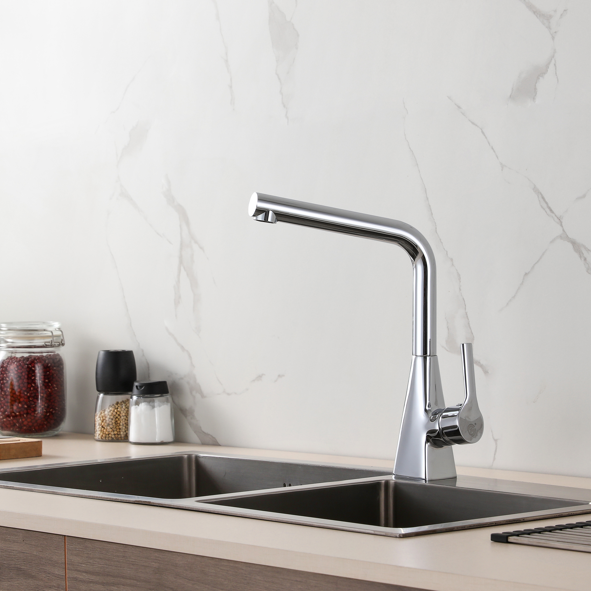single handle kitchen faucet