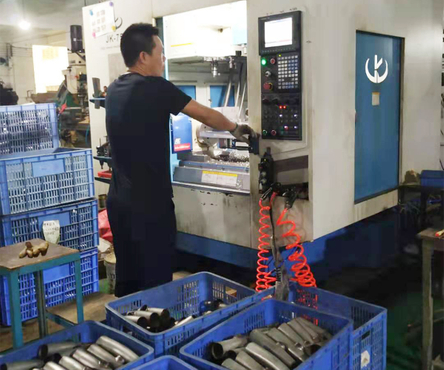 03CNC machining Center.jpg