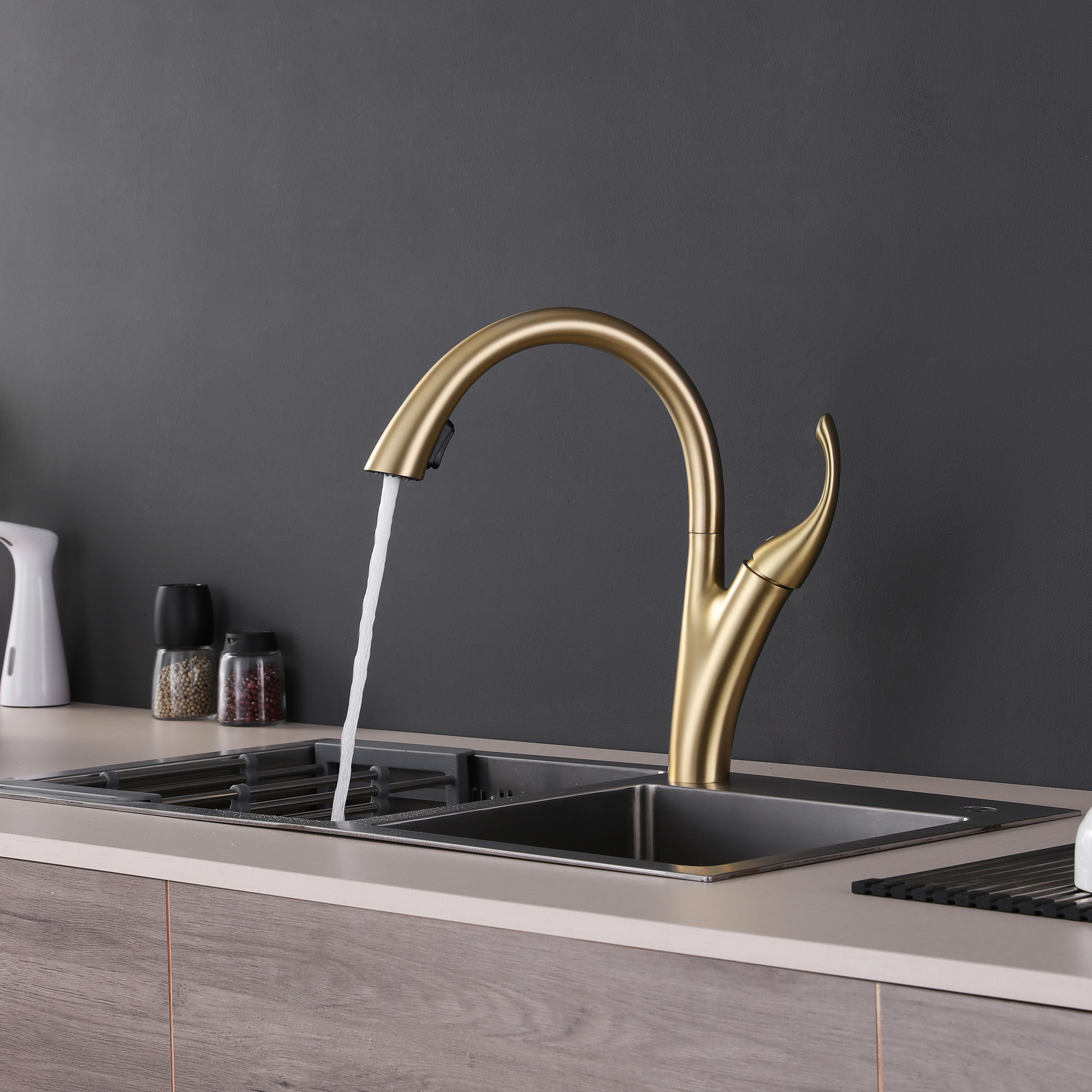 Deck Mounted Pull-out Brushed Gold Color PVD Sink Kitchen Faucet
