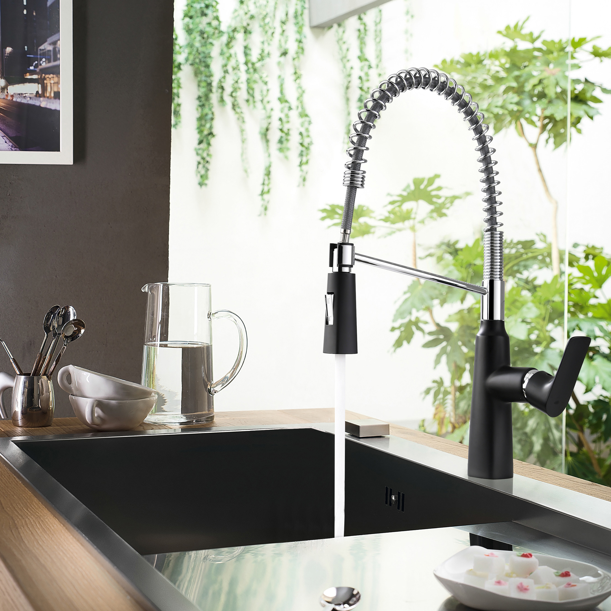 Brass Material Single Handle Kitchen Faucet with Pull Down Sprayer