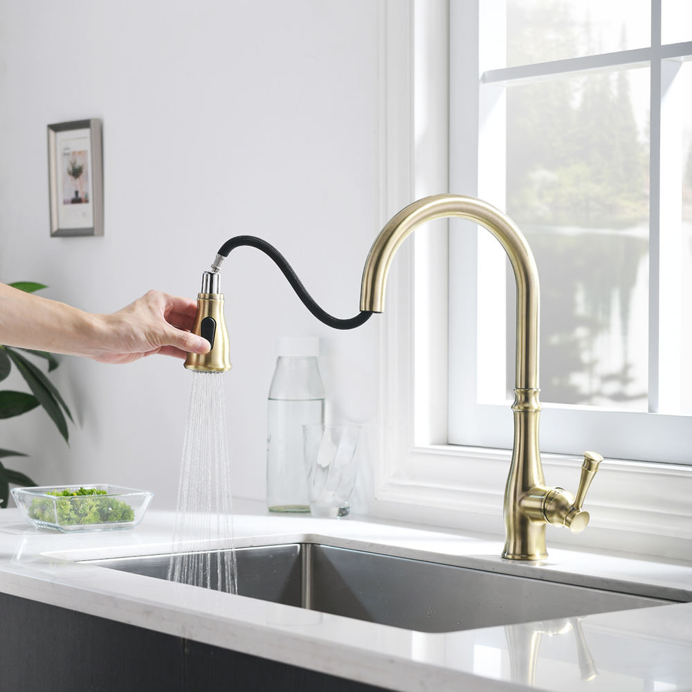 delta varos pulldown kitchen faucet