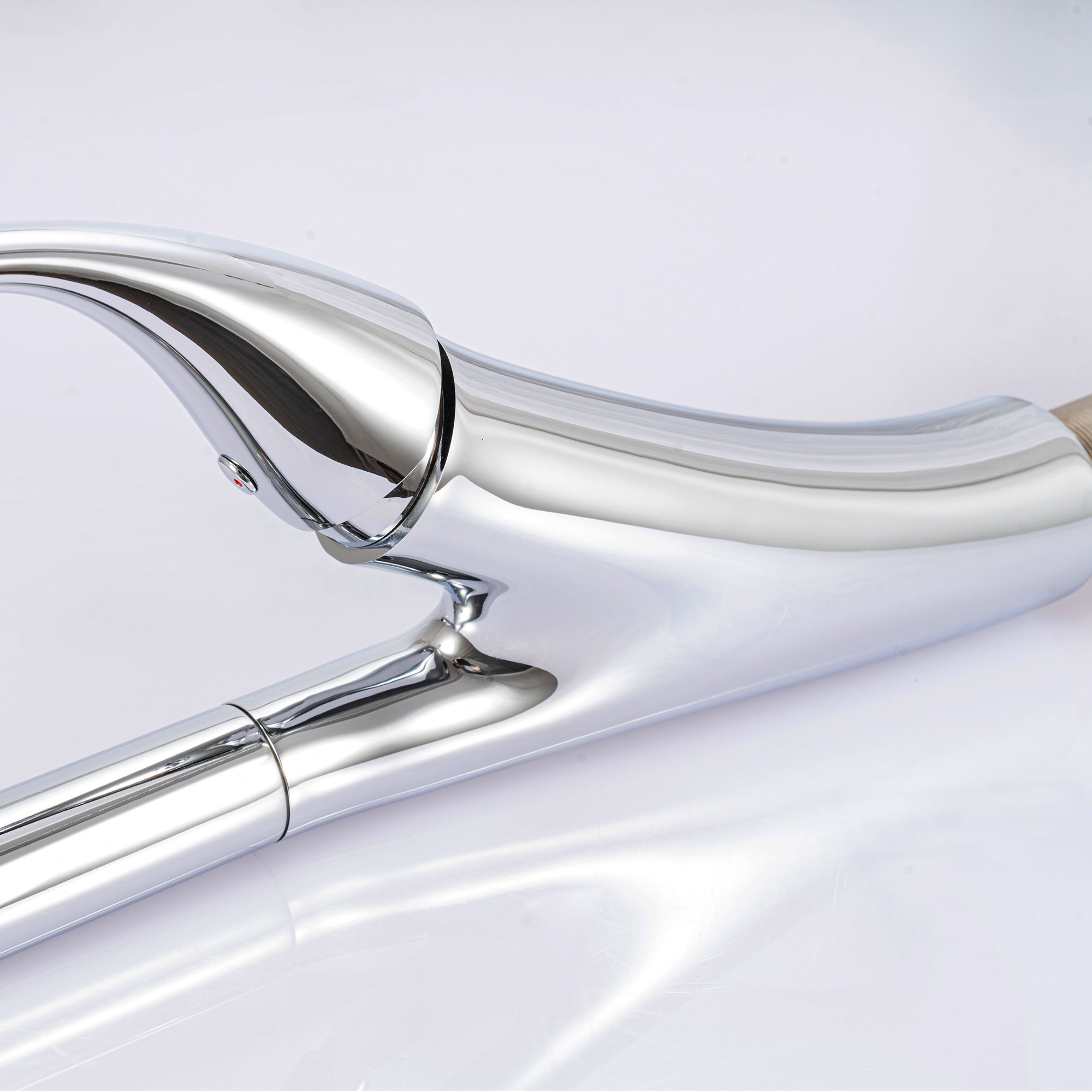 delta auburn pull down kitchen faucet